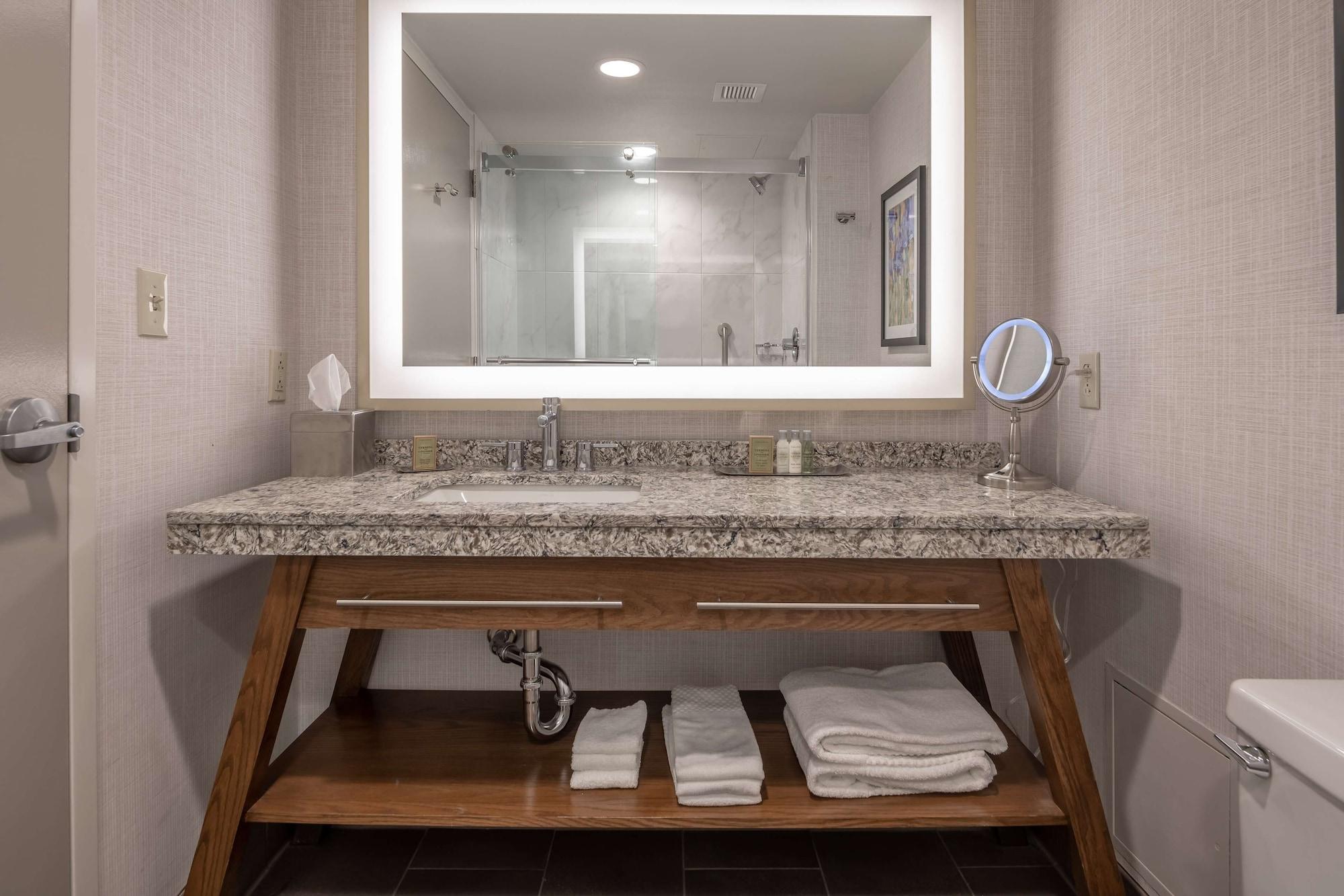 Doubletree By Hilton Dallas-Farmers Branch Dış mekan fotoğraf